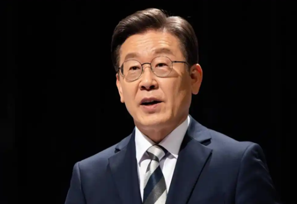 富兴配资端 上任仅5天 李在明政府一高官因涉争议辞职